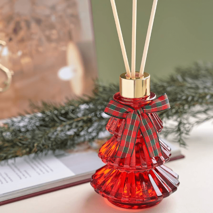 An Xmas-Themed Aromatherapy Diffuser Set For Her