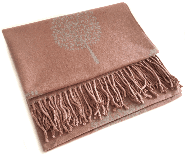 Cashmere Scarf - A Cosy And Elegant Gift Idea For Fussy Mums 