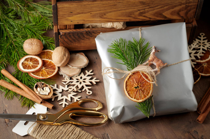 Gift Wrapping with A Dried Orange Slice