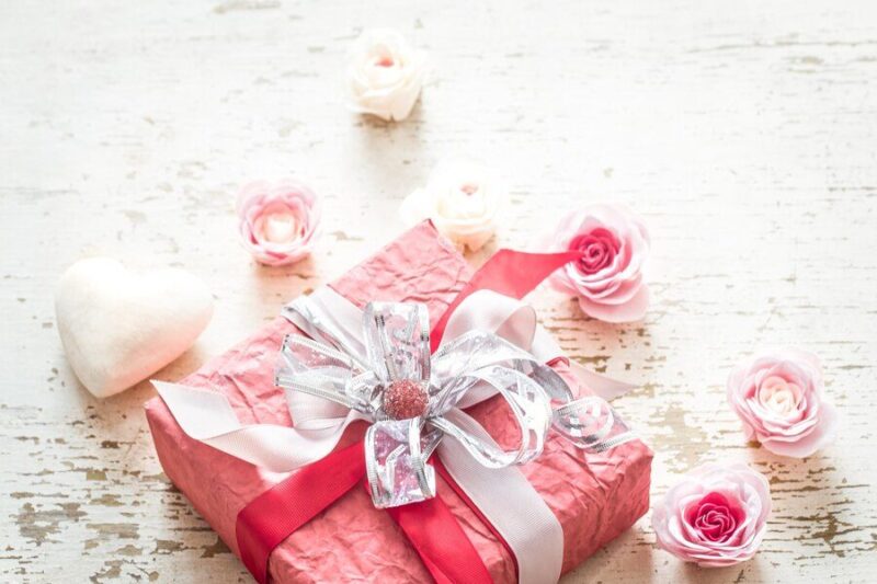 Special ways to present your gift for daughter on wedding day