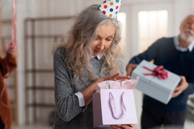 Things you must know when choosing 70th birthday gifts for women