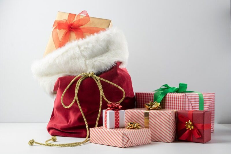 places to find christmas gifts for sister from sister