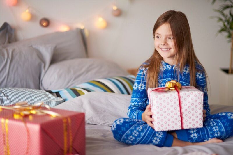 Things must know when choosing gifts for little girls