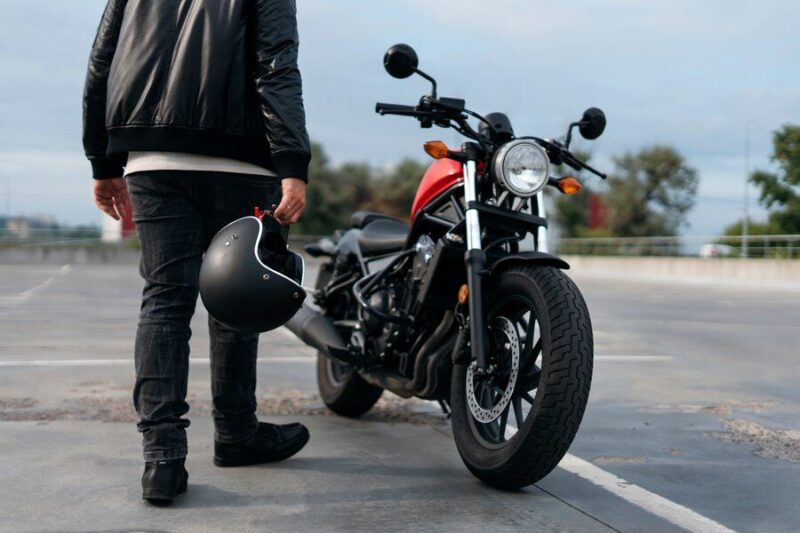 Tips to choose the perfect motorbike gifts for dad