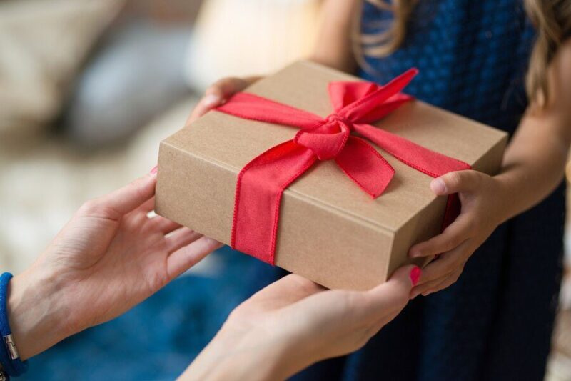 Ways to present gifts to someone who has everything to wow theme